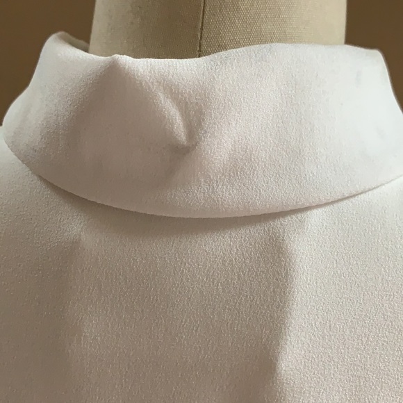 Pamella Roland White bell sleeve ruffle blouse - Picture 5 of 7